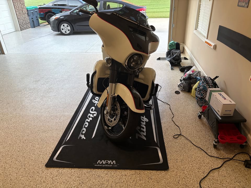 MPM Motorcycle Mat for Cruiser Motorcycle "King of Street" - MM7343 - Howling Moto