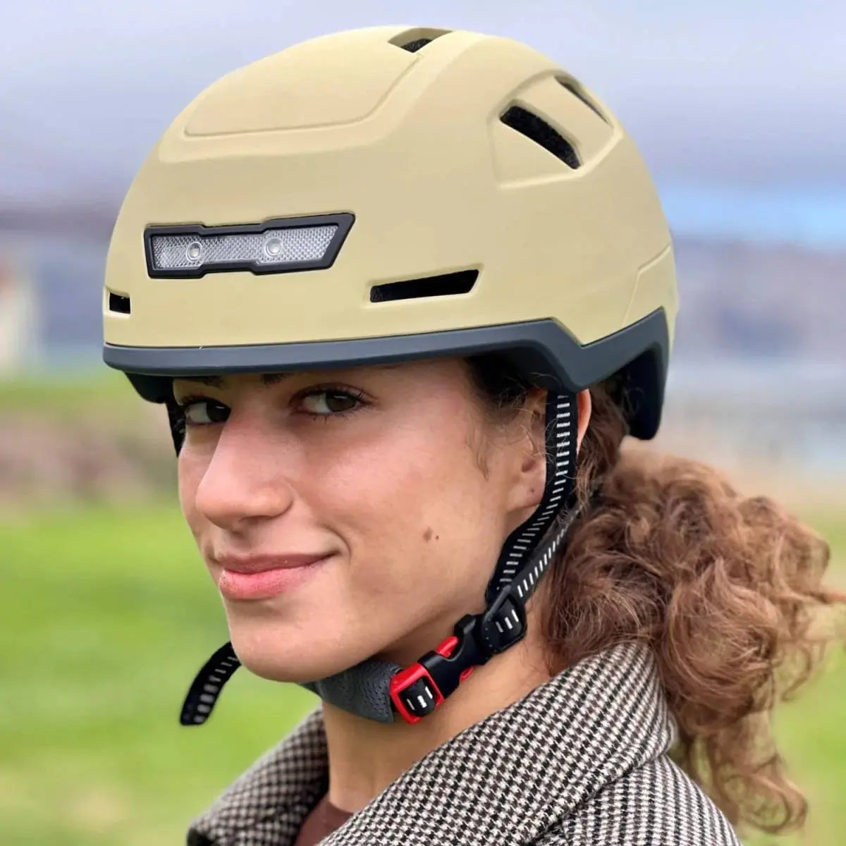 Hemp | XNITO Helmet | E-Bike Helmet - Howling Moto