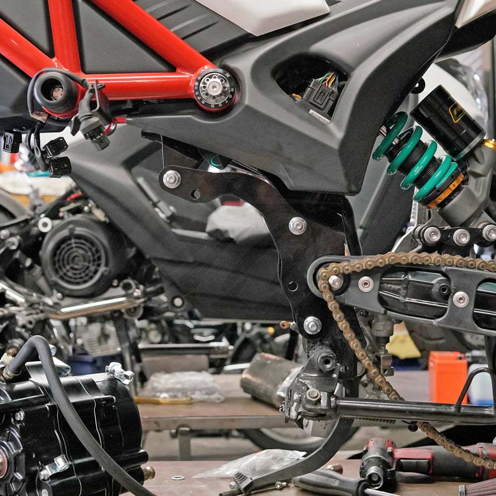 Chimera Engineering Bracket to Mount ZS190 Zongshen 190CC Engine to SSR Razkull Honda Grom 125 (2014-2020)