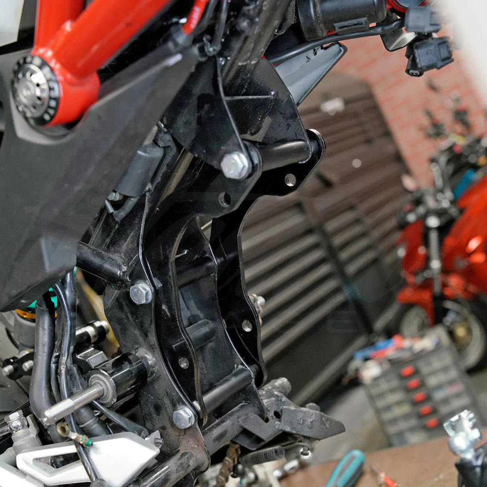 Chimera Engineering Bracket to Mount ZS190 Zongshen 190CC Engine to SSR Razkull Honda Grom 125 (2014-2020)