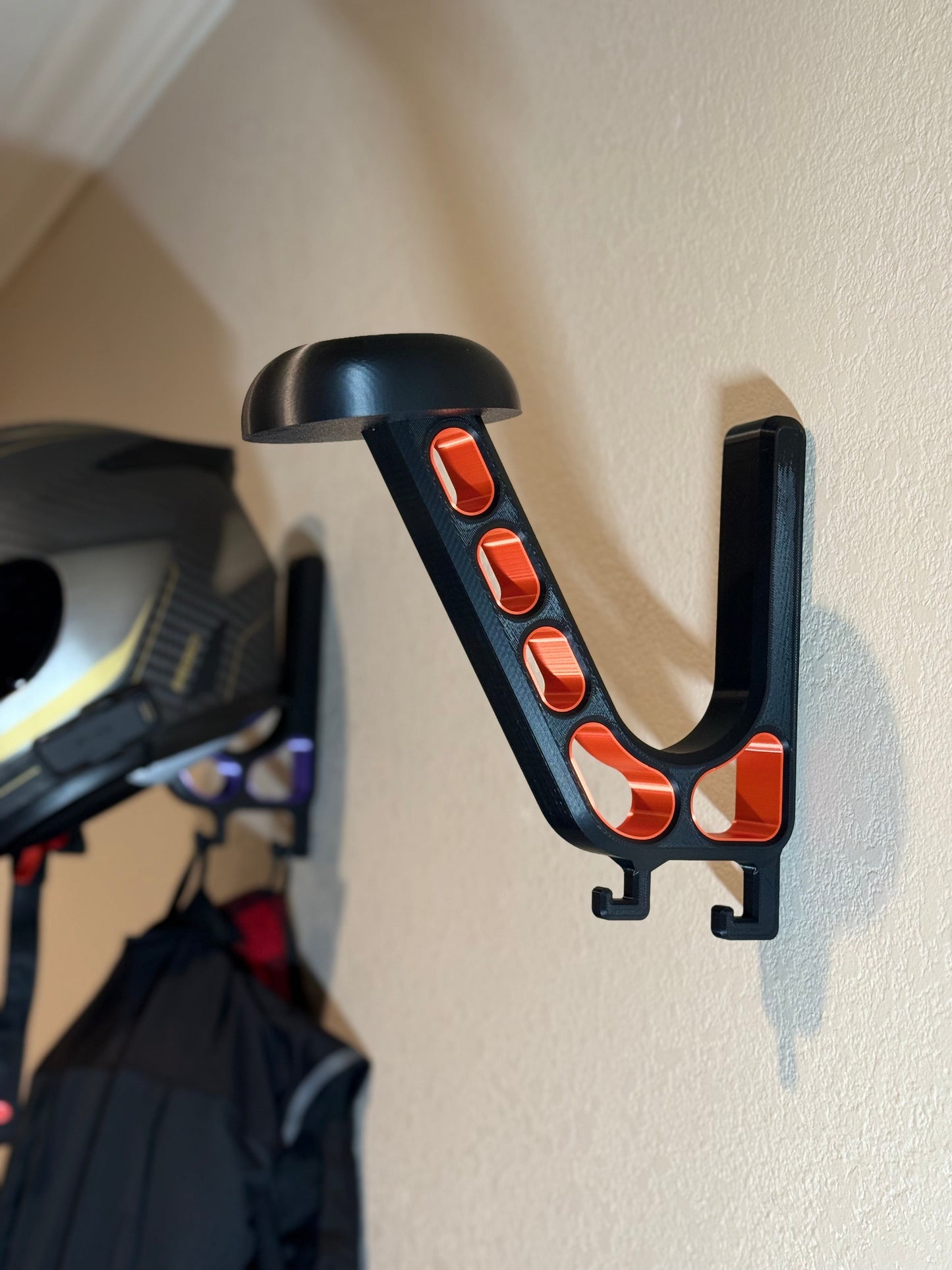 Motorcycle Helmet Wall Mount - Howling Moto