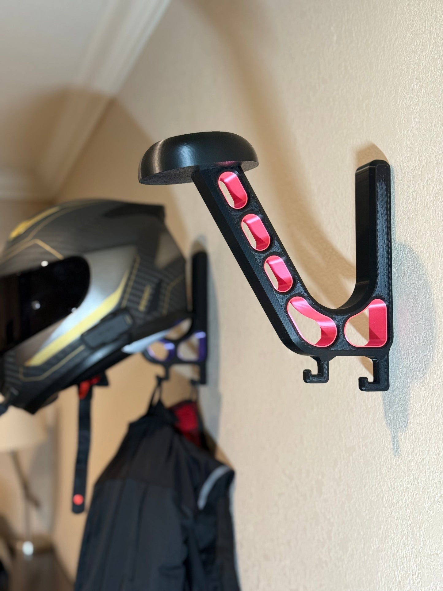 Motorcycle Helmet Wall Mount - Howling Moto