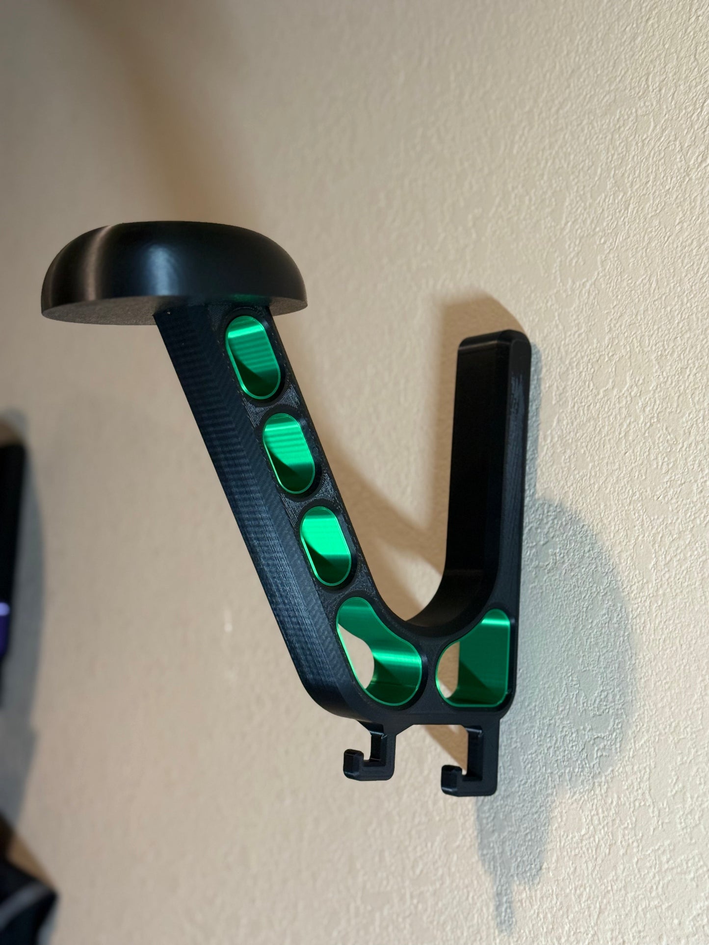 Motorcycle Helmet Wall Mount - Howling Moto
