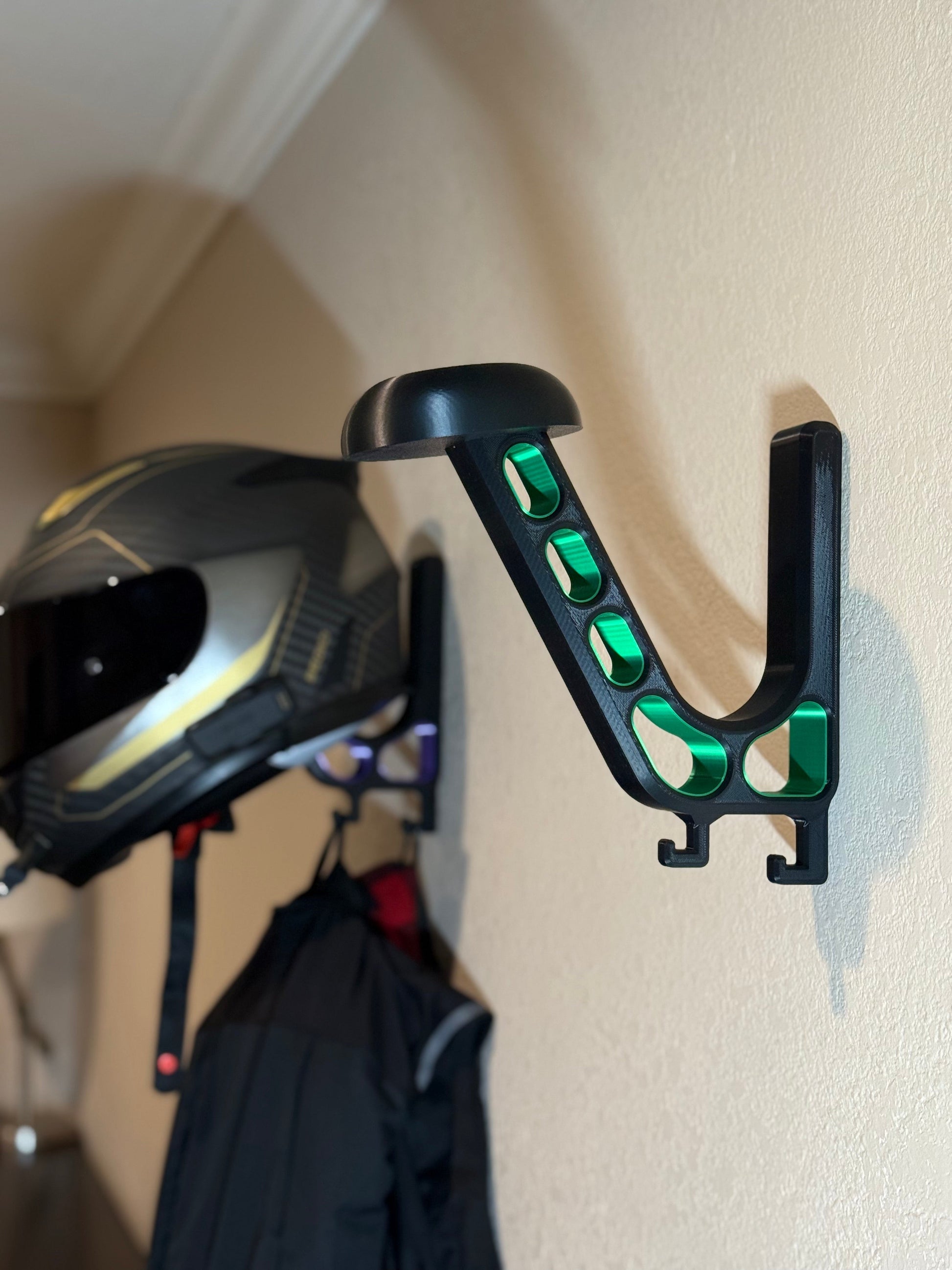 Motorcycle Helmet Wall Mount - Howling Moto