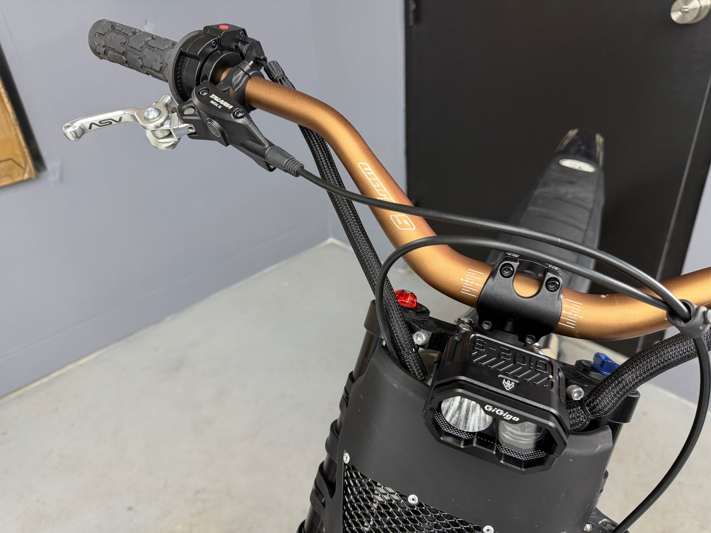 Cockpit Cleanup Kit for E-Motos and E-Bikes