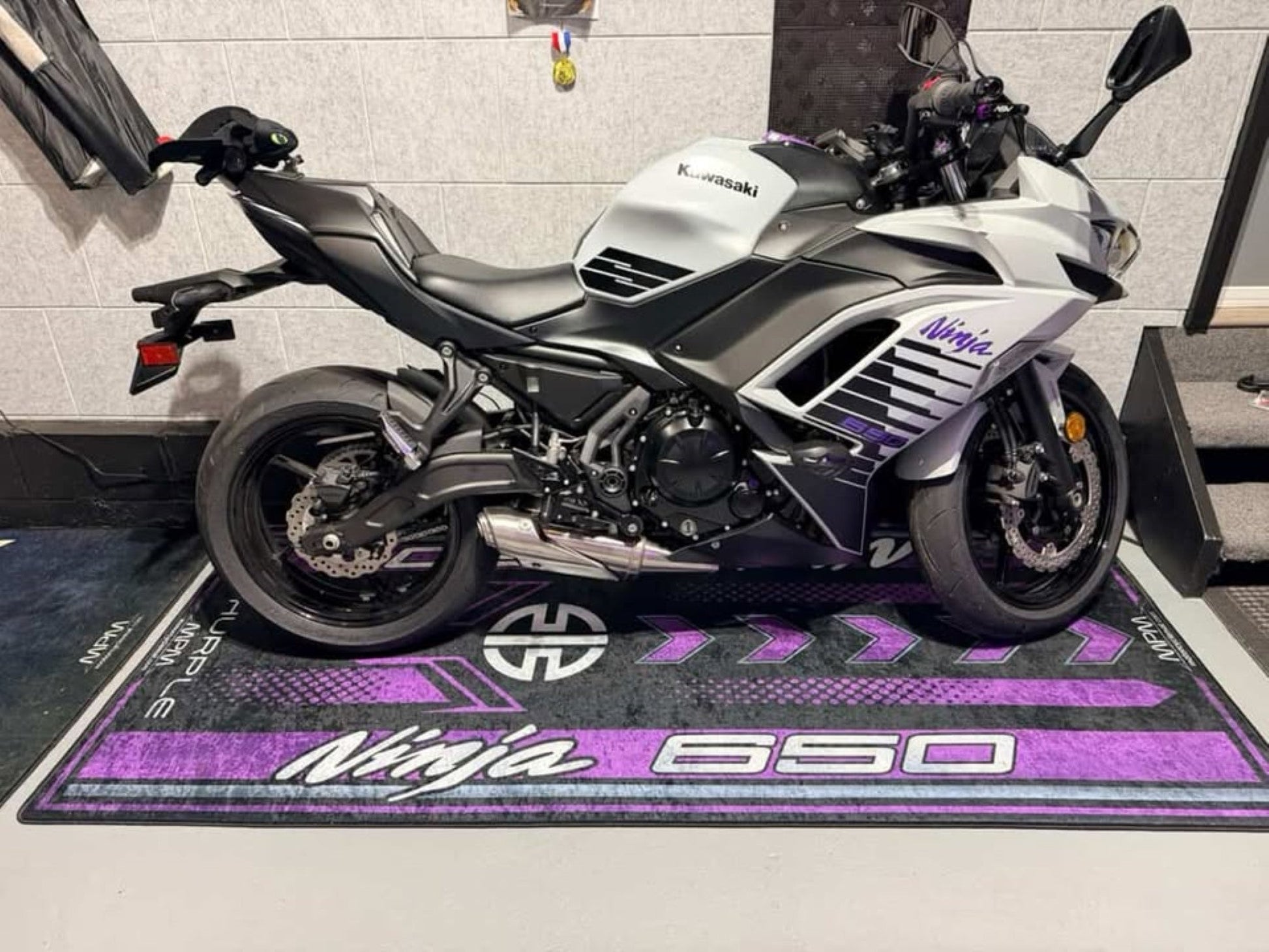 MPM Motorcycle Mat for Kawasaki Ninja 650 - MM7388 - Howling Moto