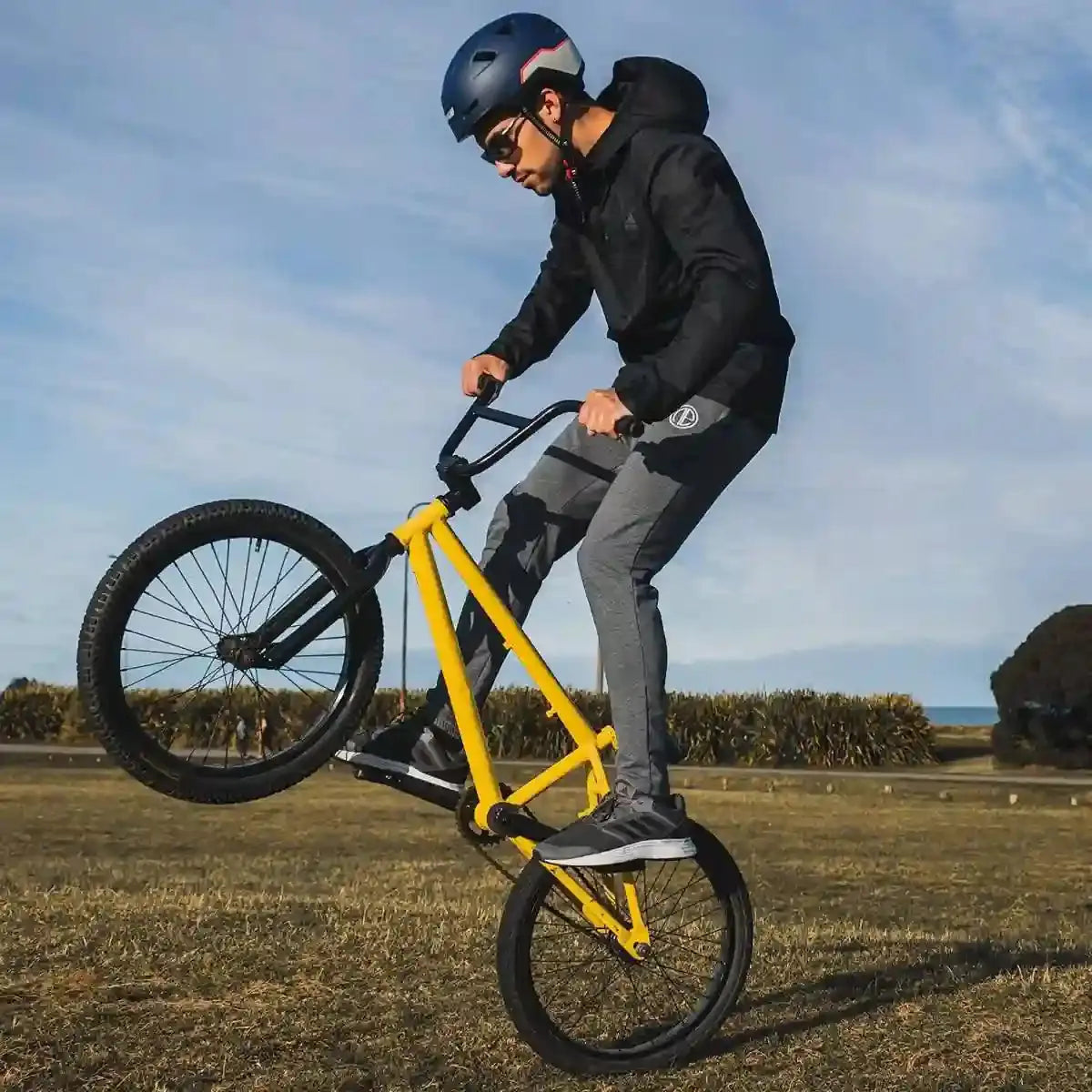 Logan | XNITO Helmet | E-Bike Helmet - Howling Moto