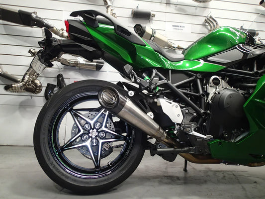 Vandemon titanium carbon tip slip-on exhaust for Kawasaki H2 SE SX motorcycle, installed on a 2018-2024 model.