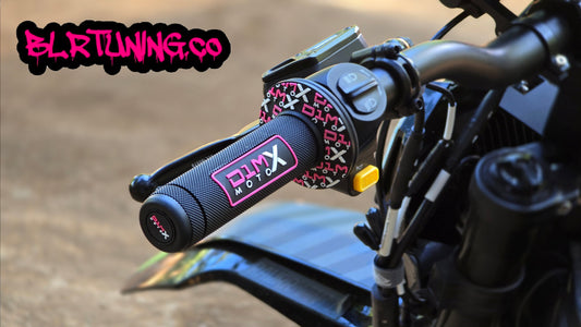 D1M MOTO X HAND GRIPS CLOSED END - FITS 7/8 BARS - FITS ELECTRIC DIRT BIKES - E-BIKES - DIRT BIKE - PIT BIKES - Howling Moto