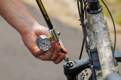 Buzzy’s Pollinator 300PSI Shock Pump