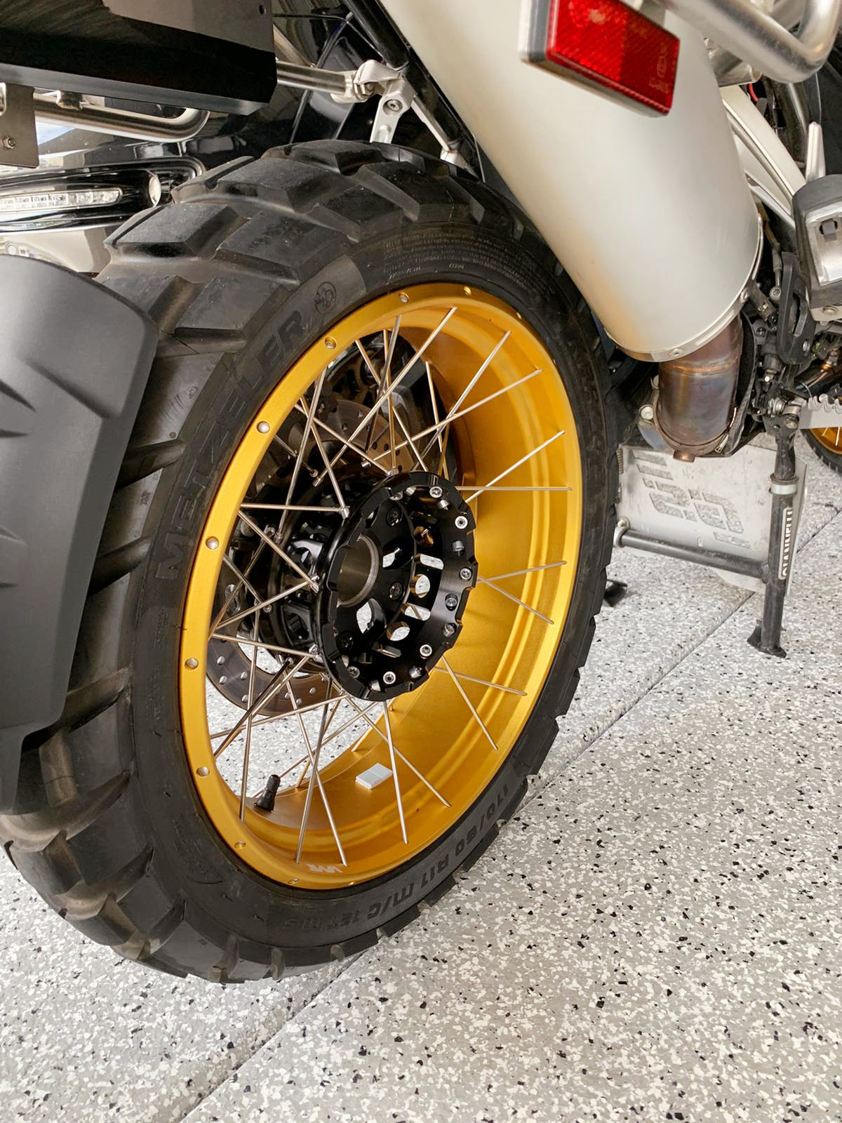 VMX 19" 17" Tubeless Wheels For BMW R1200GS R1200GS Adventure 2013-2020 Black Hub & Gold Rim - Howling Moto