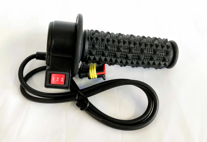 Electro & Co OEM throttle assembly for ETM RTR 2025, showing the detailed throttle component with cables and connectors.