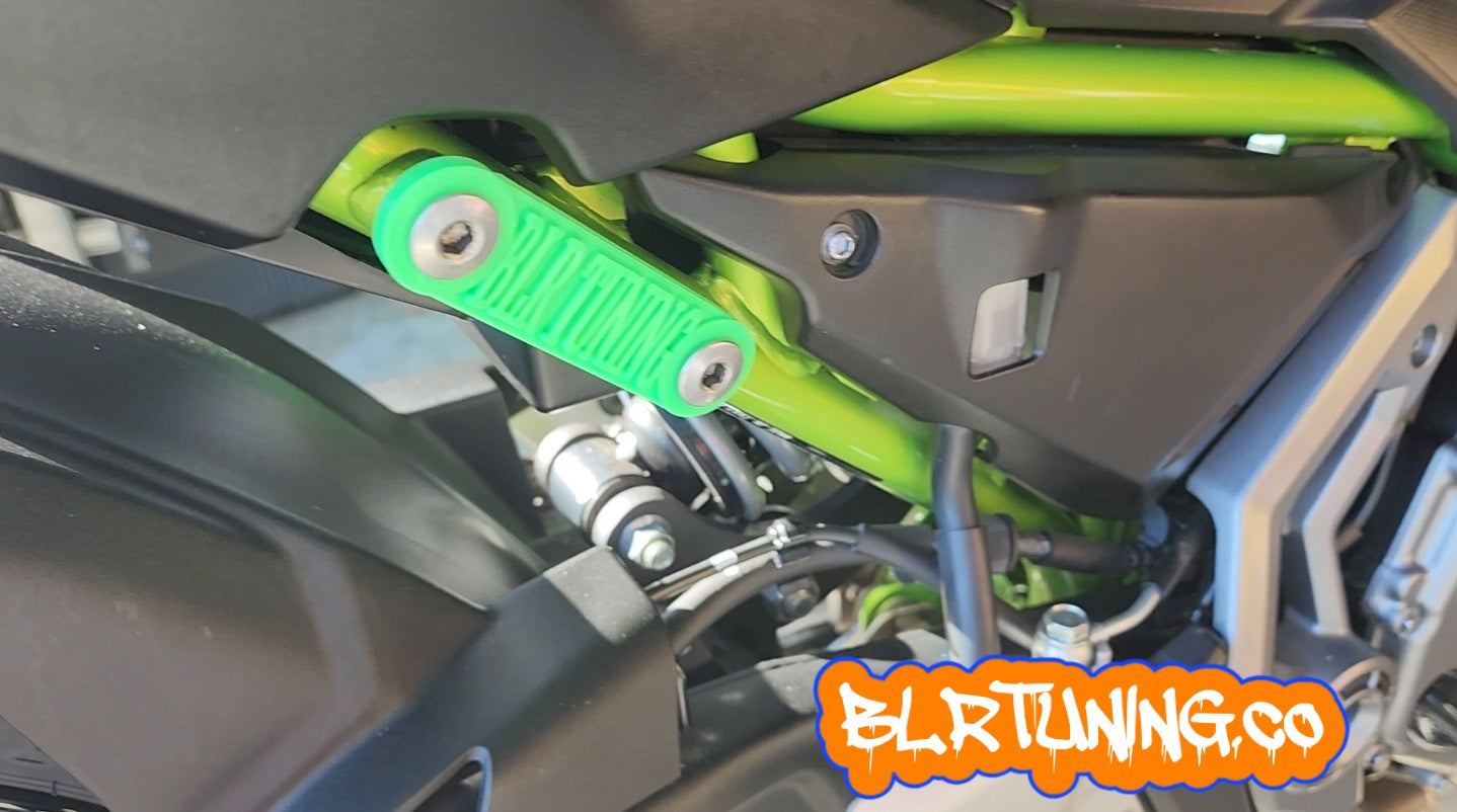 KAWASAKI Z650 PASSENGER REAR PEG DELETE PLATES - Howling Moto