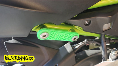 KAWASAKI Z650 PASSENGER REAR PEG DELETE PLATES - Howling Moto