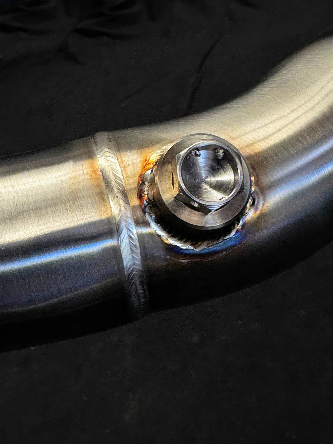 Triumph Tiger 850-900 full exhaust system by Bill's Exhausts, featuring M12x1.25 O2 bung, shown in the image.