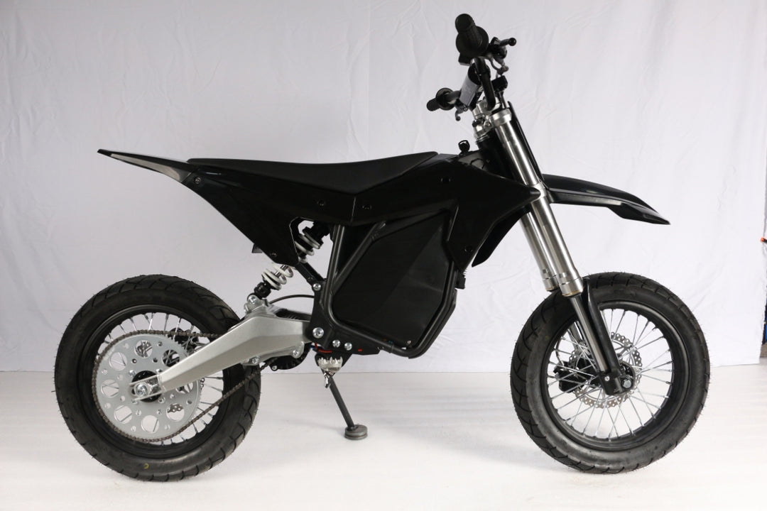 Electro & Co ETM RTR 14-inch street wheel set with tires, rotors, and chain for electric bikes.