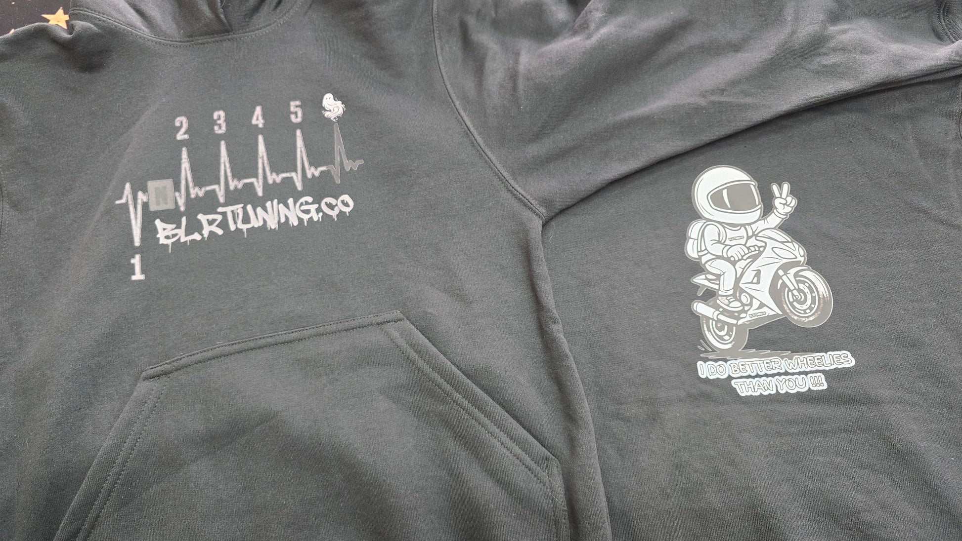 YOUTH HOODIE - I do better wheelies than you - limited edition - Howling Moto