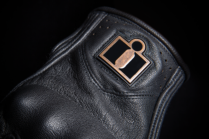 Black ICON Women's Pursuit Classic™ gloves in large size, featuring a sleek design and comfortable fit for women.