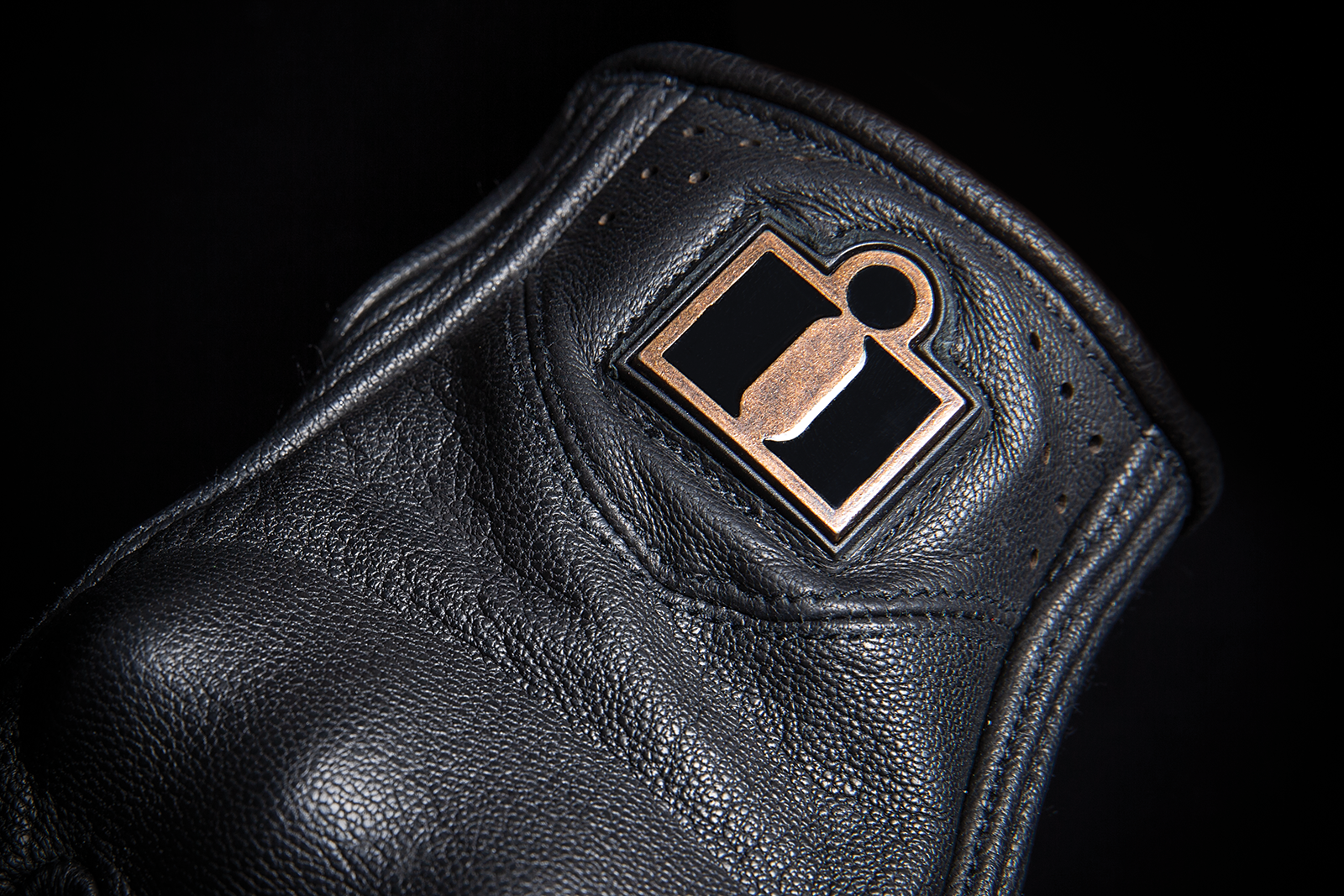 Black ICON Women's Pursuit Classic™ Gloves in XS, featuring a sleek design and comfortable fit, made by Bill's Exhausts.