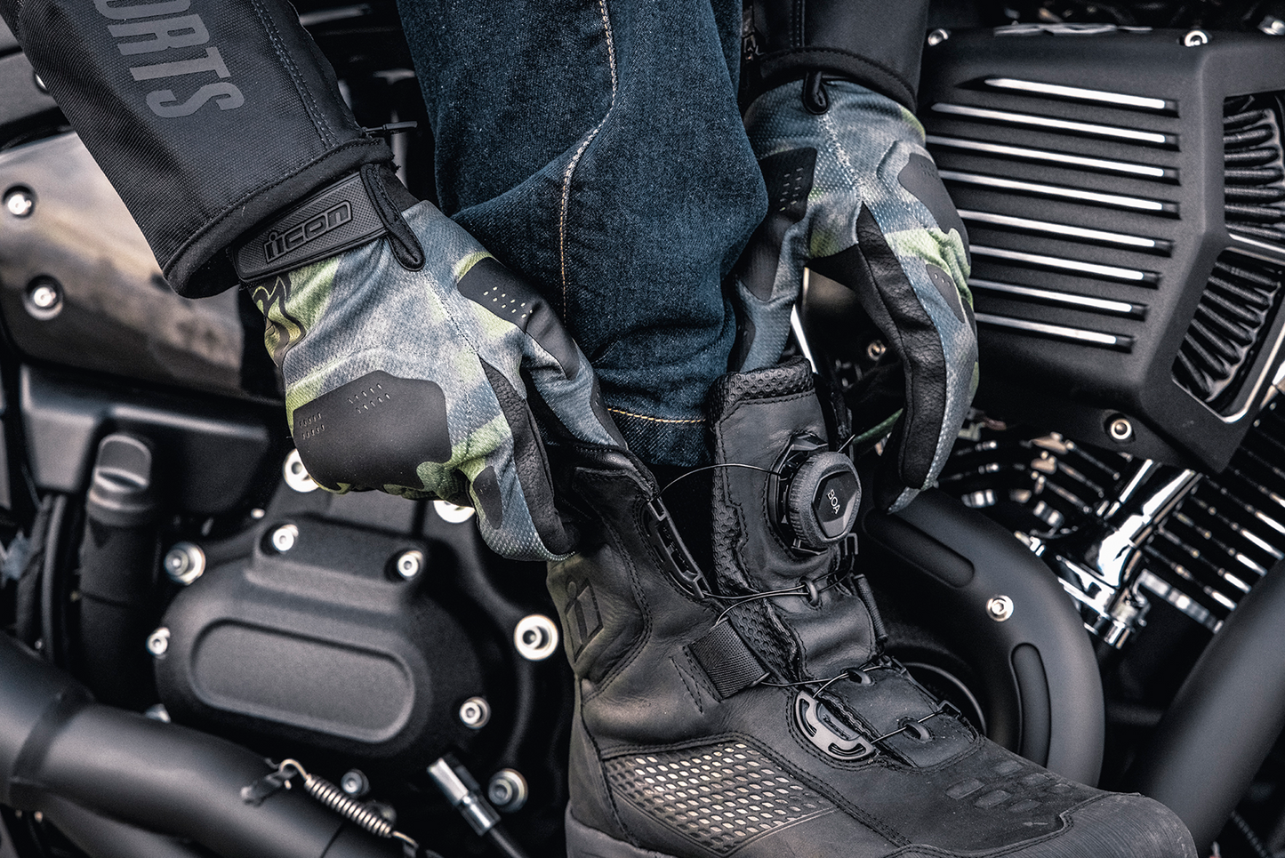 Black ICON Stormhawk Boots by Bill's Exhausts, size 8.5, showing sturdy leather construction and stylish design details.