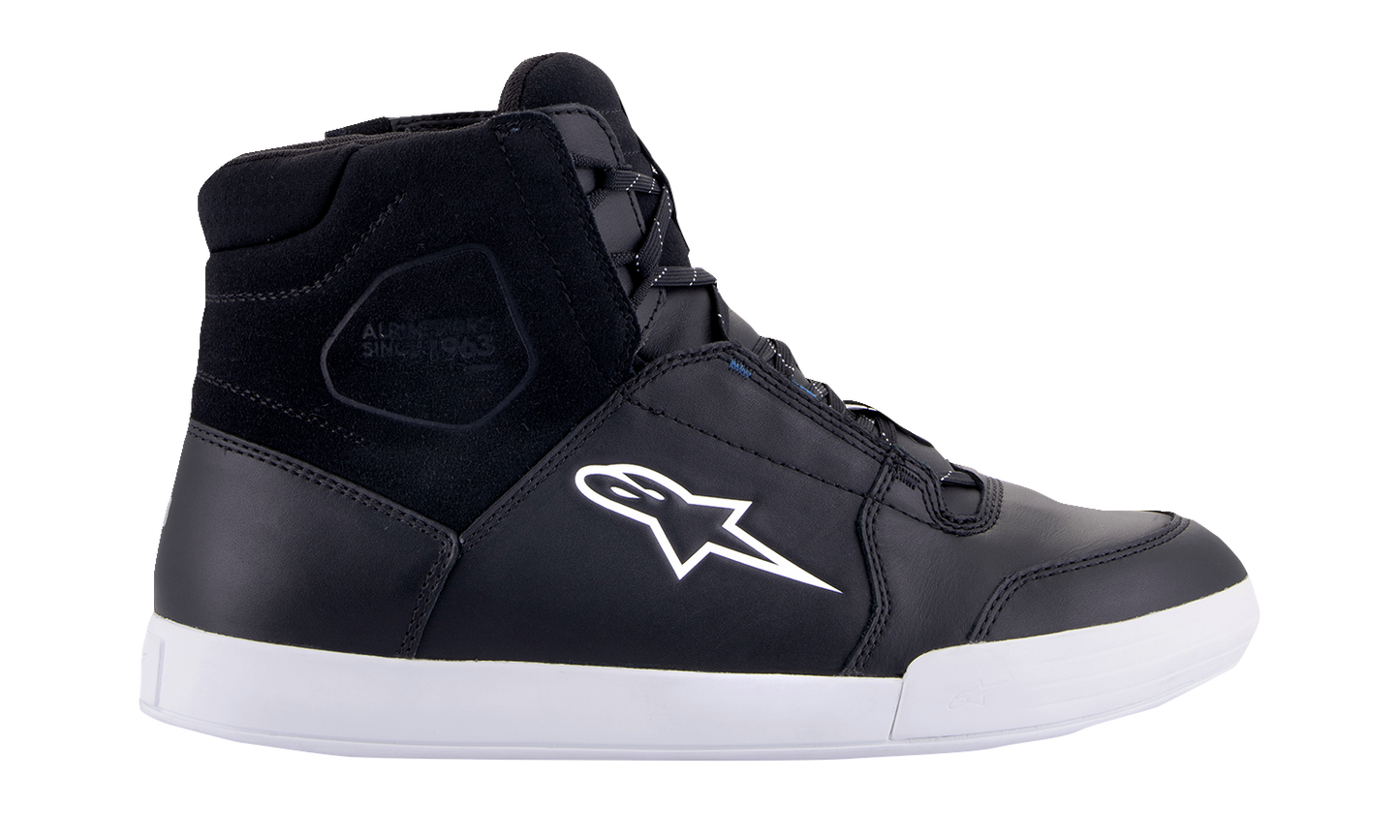 Alpinestars Chrome waterproof shoes in black and white, US size 10, featuring sleek design and durable construction.