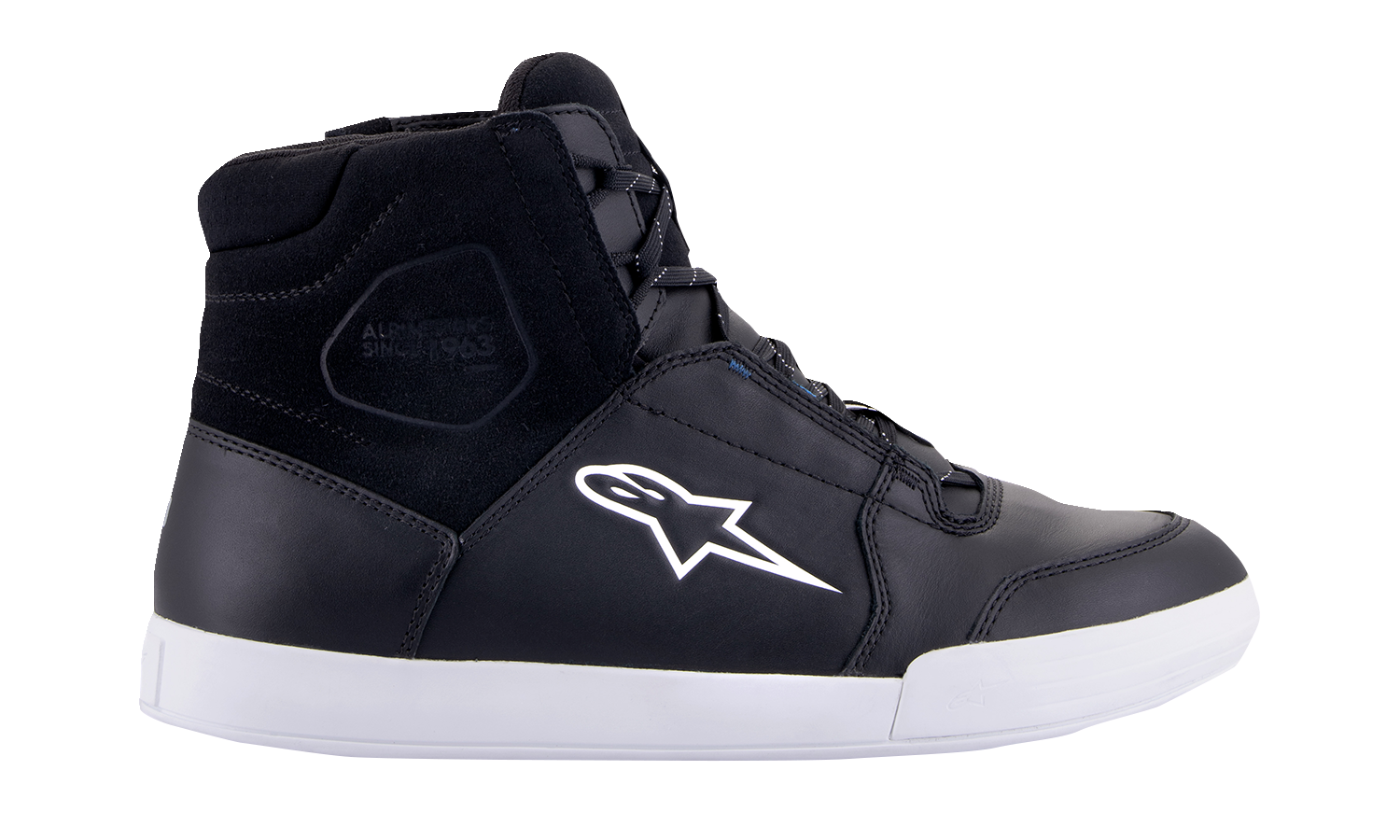 Alpinestars Chrome waterproof shoes in black and white, US size 10, featuring sleek design and durable construction.