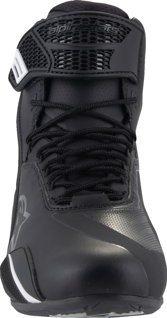 Alpinestars Faster-4 road cycling shoes in black, US 9.5, with sleek design and fastening straps for road biking.
