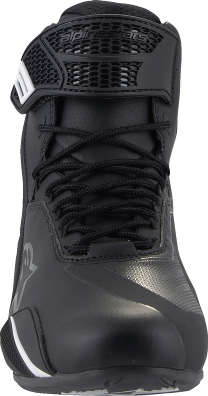Alpinestars Faster-4 road cycling shoes in black, US 9.5, with sleek design and fastening straps for road biking.