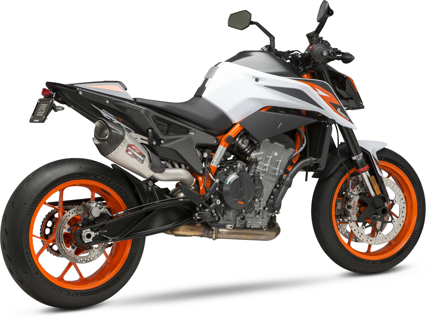 YOSHIMURA Yoshimura 16890BP521 Street AT2 slip-on exhaust with stainless steel and carbon fiber finish installed on motorcycle