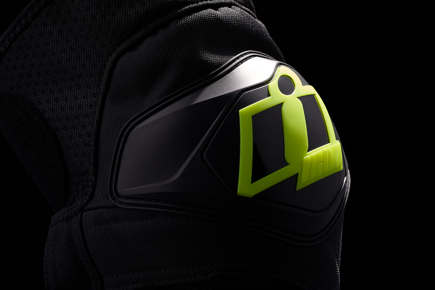 Black ICON Cloverleaf 2 Knee Pads CE by Bill's Exhausts, adjustable armor for safety and comfort in work or sports activities.