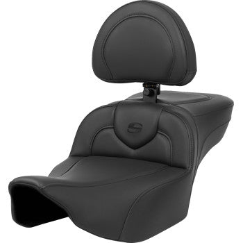 SADDLEMEN Roadsofa™ Extended Reach Seat in black stitch with backrest for FL 2023-2024, designed for comfortable riding.