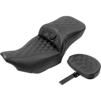 Bill's Exhausts Saddlemen Roadsofa™ extended reach seat with backrest, carbon fiber finish and lattice stitch for FLTR/FLHX 2023-2024.