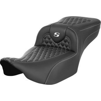 Bill's Exhausts SADDLEMEN Roadsofa Extended Reach Seat without backrest, honeycomb design with white stitching for FLTR/FLHX 2023-24