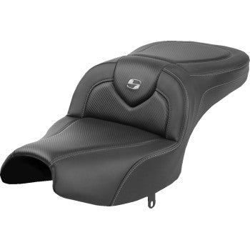 SADDLEMEN Roadsofa™ seat without backrest in black carbon fiber for Indian Pursuit 2022-2024, designed for Indian Pursuit motorcycles.