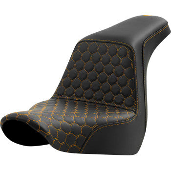 Bill's Exhausts Saddlemens Step-Up Seat with honeycomb pattern and gold stitching for FL/FX models 2018-2024.