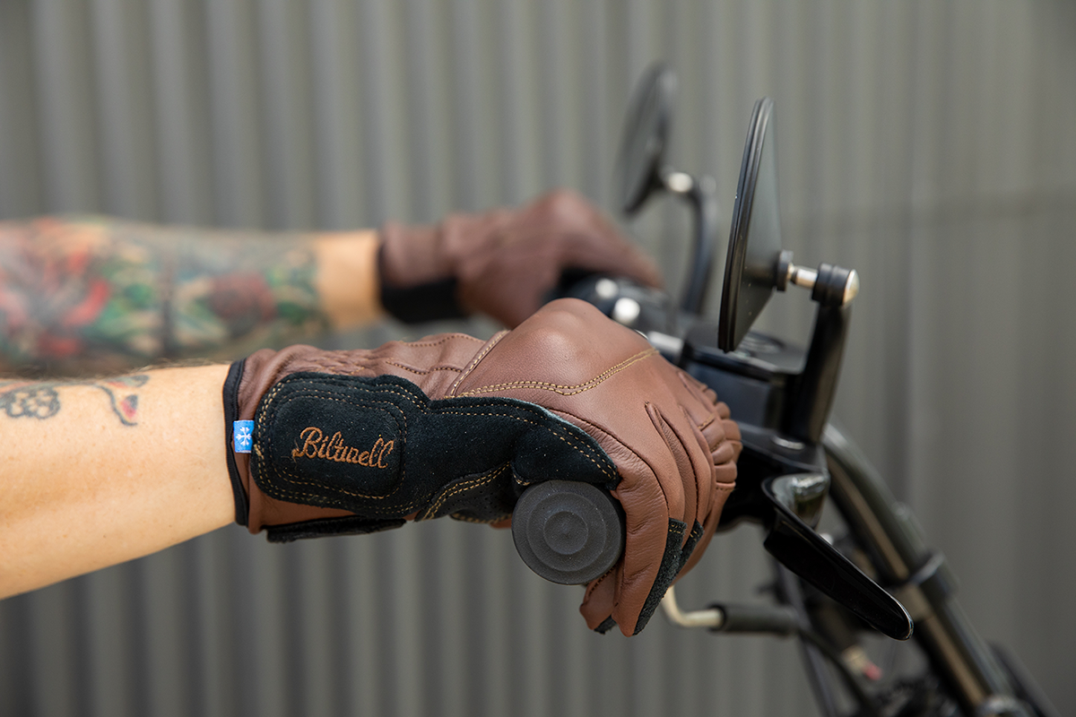BILTWELL Belden Gloves in chocolate and black, large size, featuring durable leather construction and secure wrist closure.