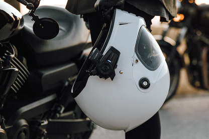 BILTWELL Lane Splitter helmet in gloss white, medium size, with a sleek motorcycle helmet design and branding details.