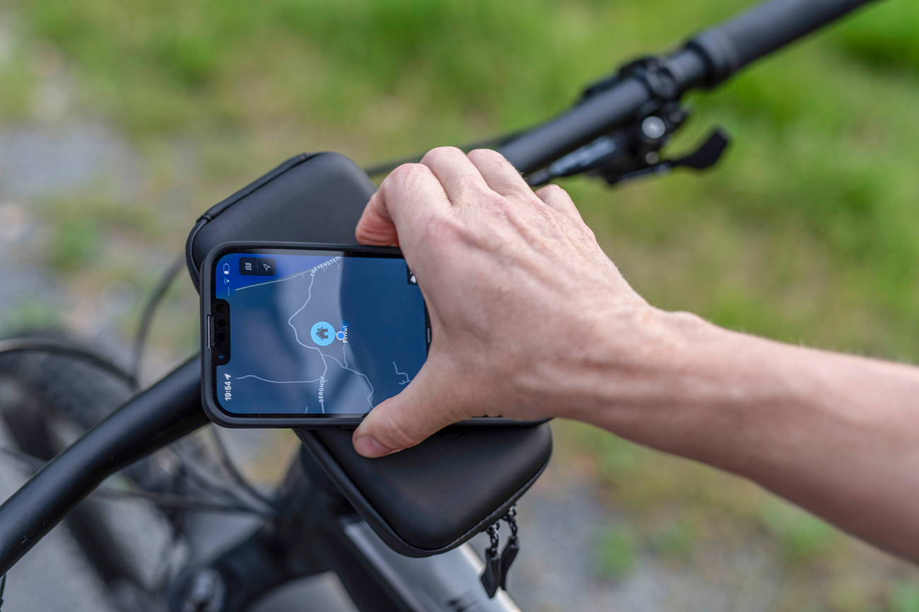 Bill's Exhausts SP CONNECT Wedge Case SPC+ for phone, black protective case with textured grip design.