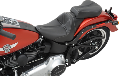 Black SADDLEMEN Dominator Solo Seat with gray stitching for FL/FX 2006-2017, featuring stitched upholstery and sleek design.