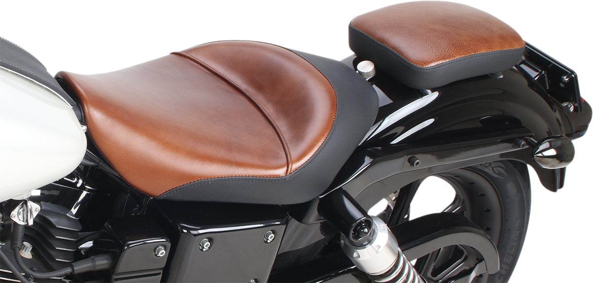 Bill's Exhausts Saddlemen Lariat Pad 7-inch seat, motorcycle saddle with padded leather comfort for riders.
