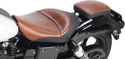 Bill's Exhausts Saddlemen Lariat Pad 7-inch seat, motorcycle saddle with padded leather comfort for riders.