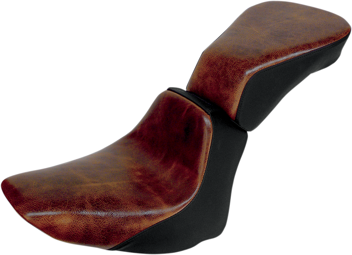 Brown Saddlemen Pillion Pad Lariat seat for motorcycles, featuring comfortable cushioning and stylish design.