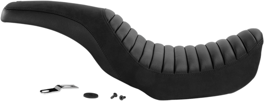 Black Saddlemens Profiler Tuck-n-Roll Seat for Dyna motorcycles, featuring classic stitched design and comfortable profile.