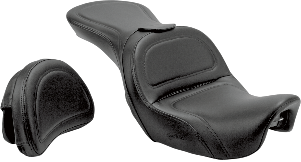 Black SADDLEMEN Explorer seat with backrest and stitched detail for Dyna motorcycles, designed for comfort and style.