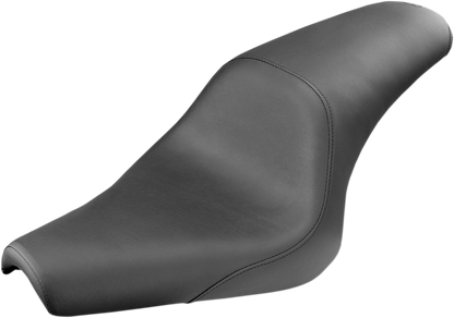 Black SADDLEMEN Profiler seat for bikes, smooth design, with bolt Y13-16-047, showcasing the sleek seating surface.