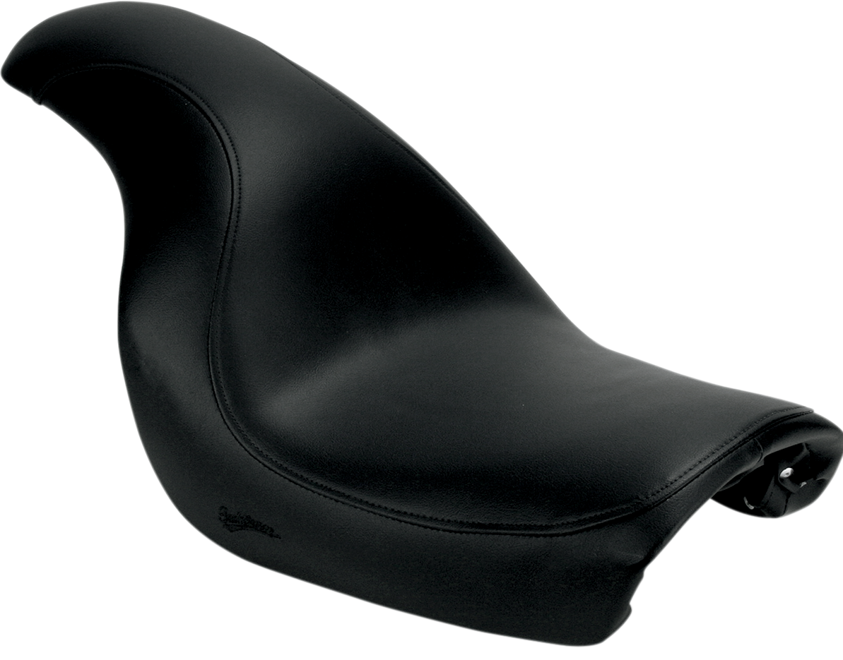 Black SADDLEMEN Profiler seat for VN1500 motorcycle, smooth design, durable black seat for comfortable riding.