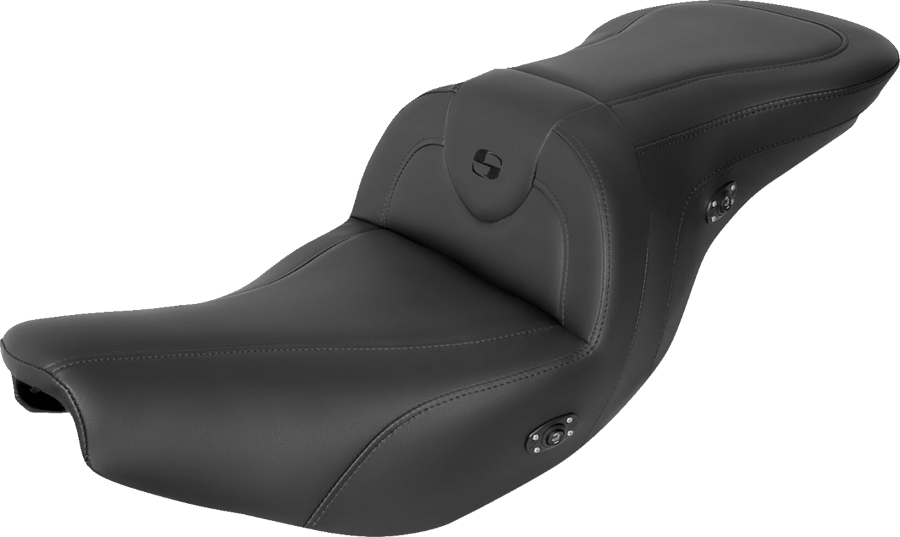SADDLEMEN RoadSofa motorcycle seat for Indian bikes, black with black stitching, heated, without backrest, designed for model years 2014-2023.