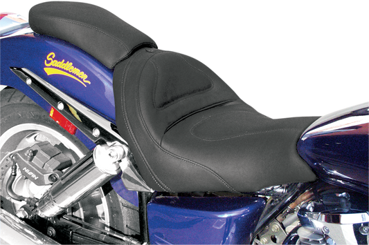 Bill's Exhausts SADDLEMEN Solo Seat for VN900 Custom motorcycle, featuring sleek design and comfortable riding surface.