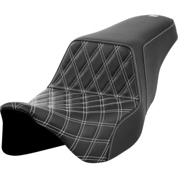 SADDLEMEN Step-Up Seat for FLH/FLT motorcycles with white lattice stitching, front view showing detailed seat design and stitching.