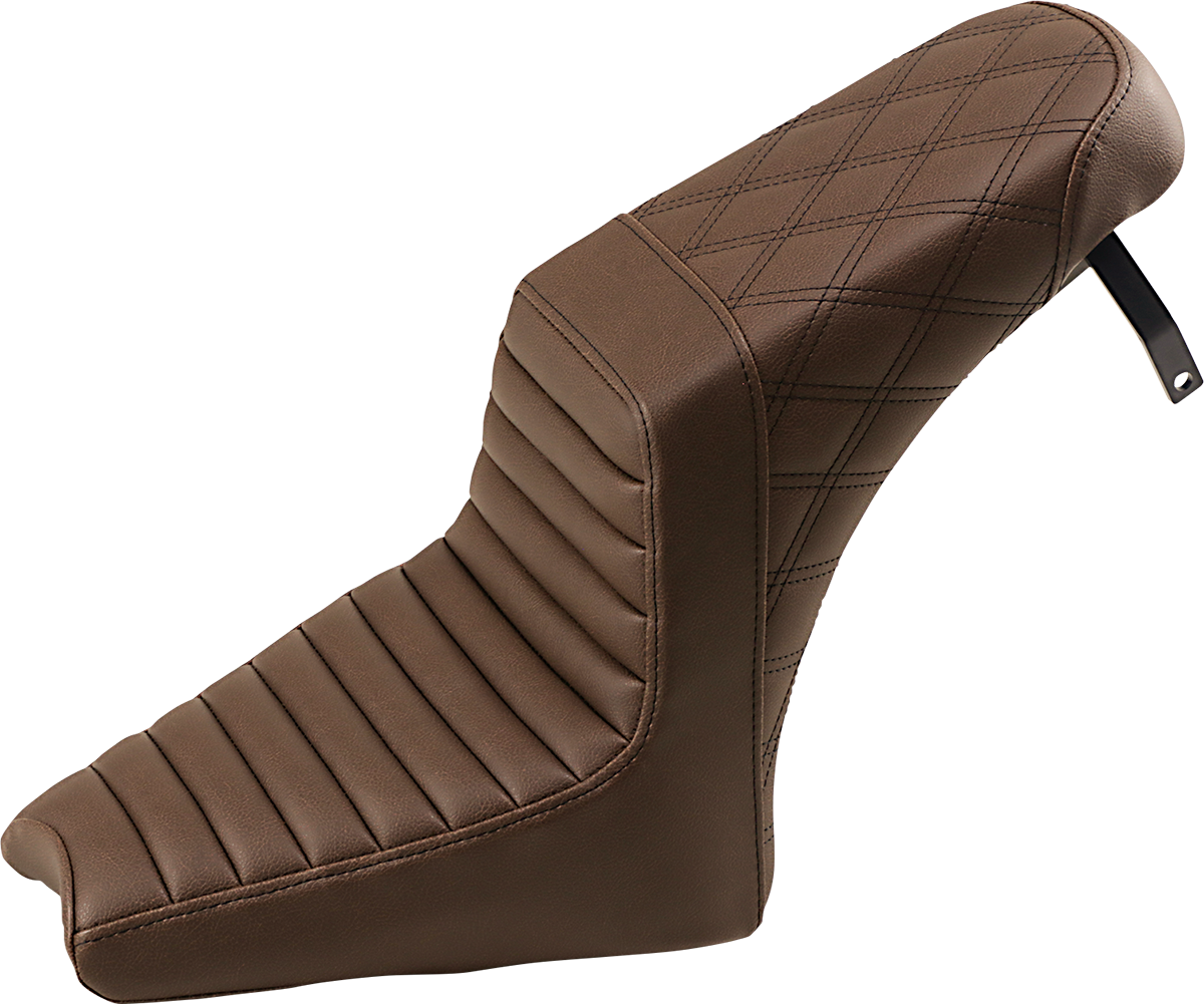 Brown SADDLEMEN Step Up motorcycle seat with front tuck-n-roll and rear lattice stitch, designed for Harley-Davidson bikes.